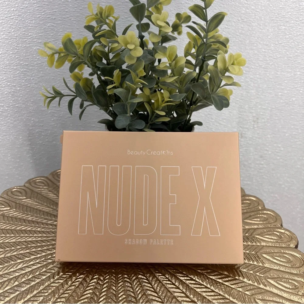 NWB NUDE X SHADOW PALETTE‎